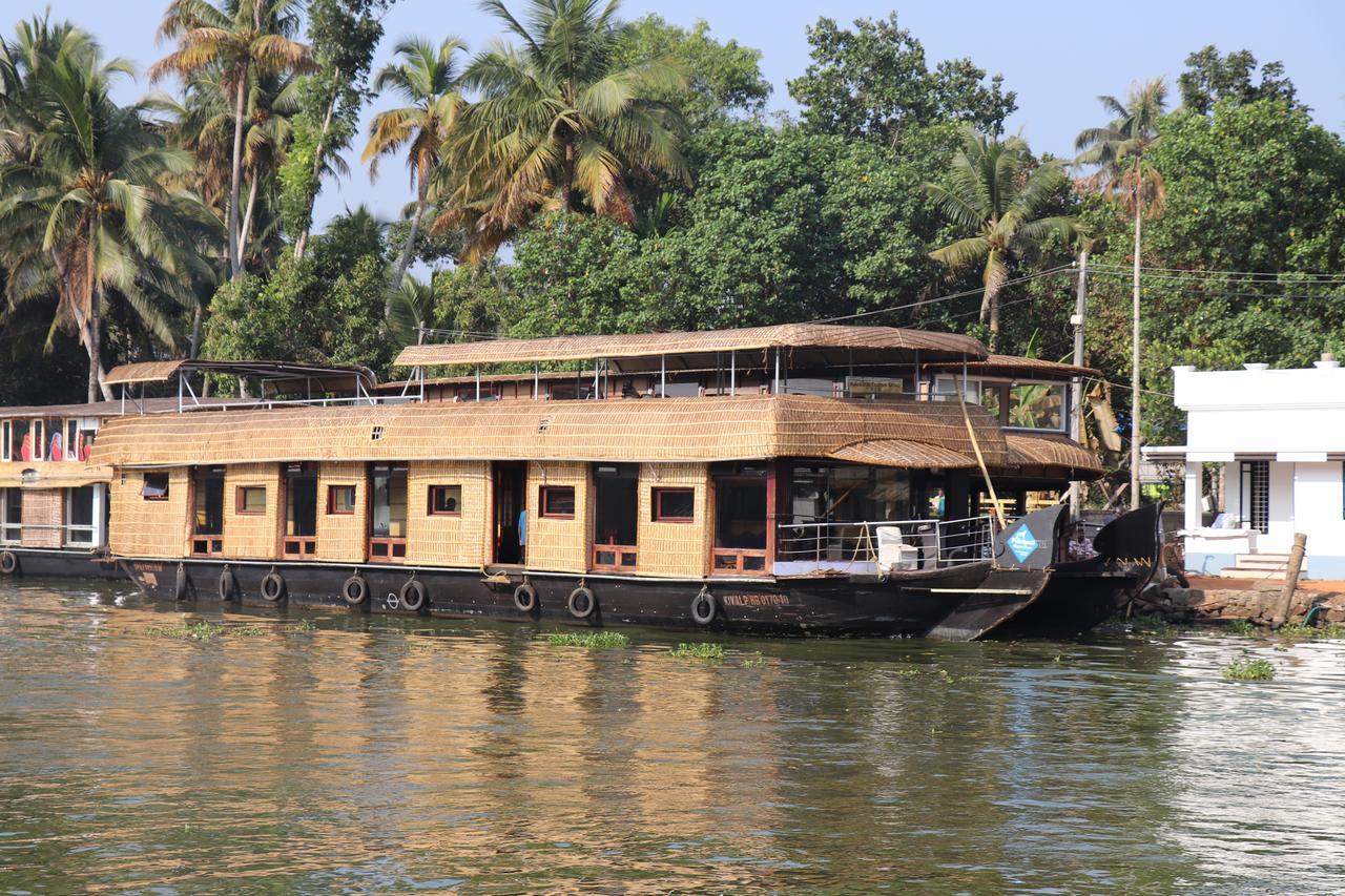 Friends Cruise, Nightstay Houseboat Alappuzha Exteriér fotografie