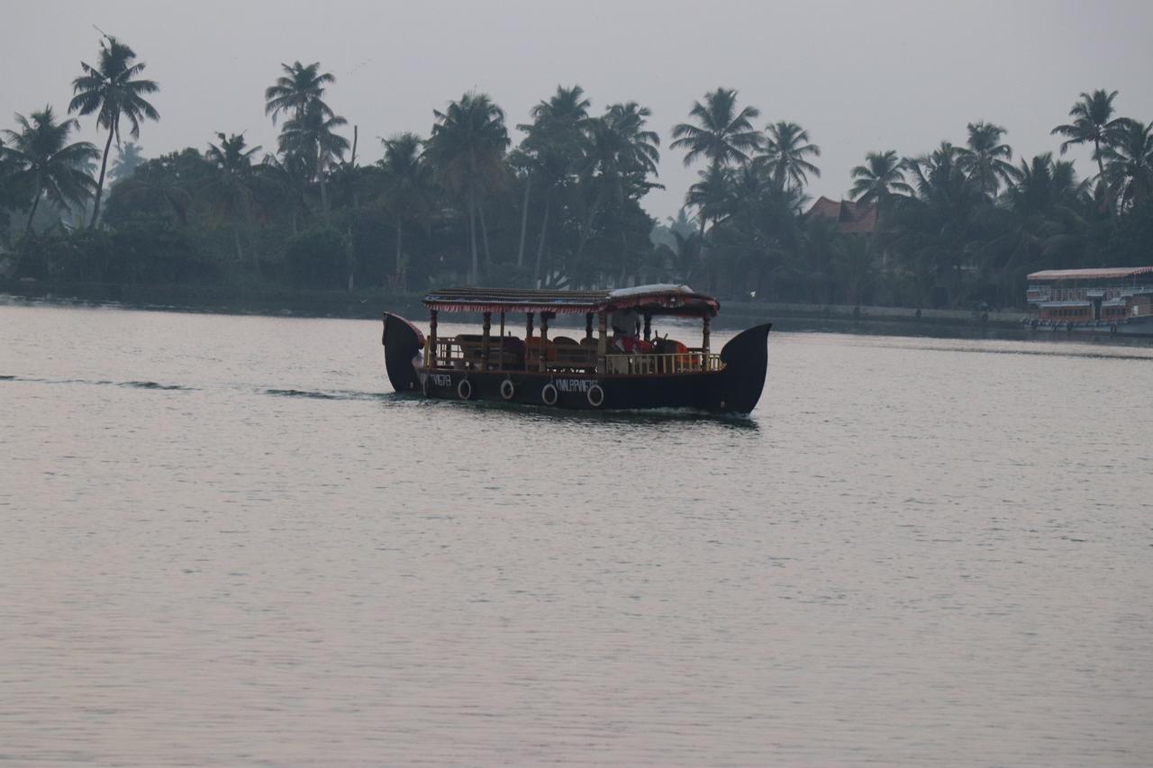 Friends Cruise, Nightstay Houseboat Alappuzha Exteriér fotografie